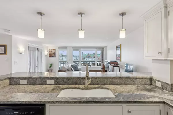 709 Chandlers Wharf #709, Portland, ME 04101