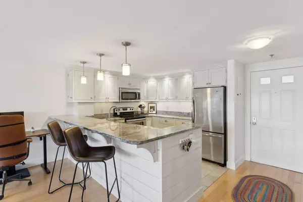 709 Chandlers Wharf #709, Portland, ME 04101