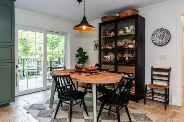 20 Babbidge RD, Falmouth, ME 04105