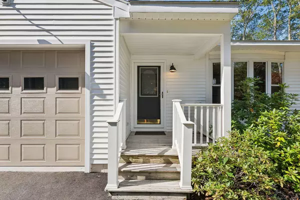 56 Two Rod RD, Scarborough, ME 04074