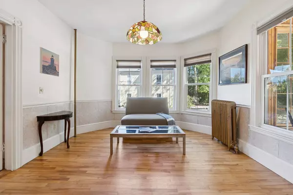 48 Ashmont ST, Portland, ME 04103