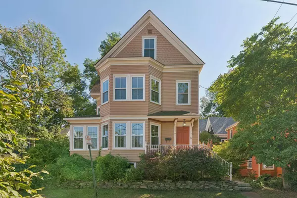 48 Ashmont ST, Portland, ME 04103