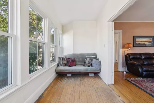 48 Ashmont ST, Portland, ME 04103