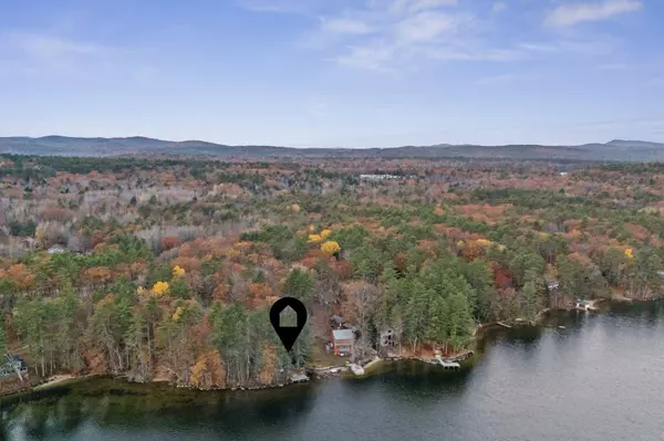 16 Breezy Point RD, Naples, ME 04055