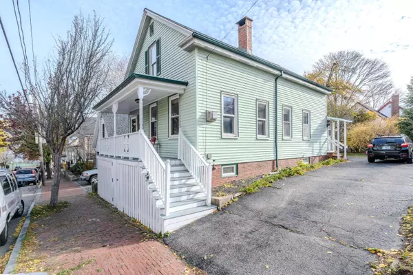 32 Melbourne ST, Portland, ME 04101