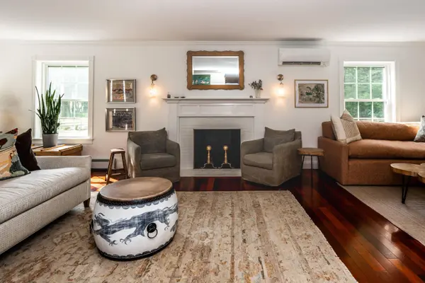 20 Babbidge RD, Falmouth, ME 04105