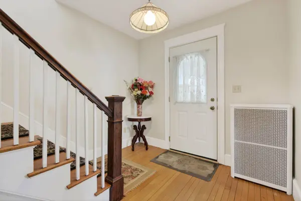 36 Colonial RD, Portland, ME 04102