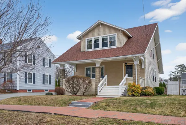 36 Colonial RD, Portland, ME 04102