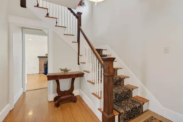 36 Colonial RD, Portland, ME 04102