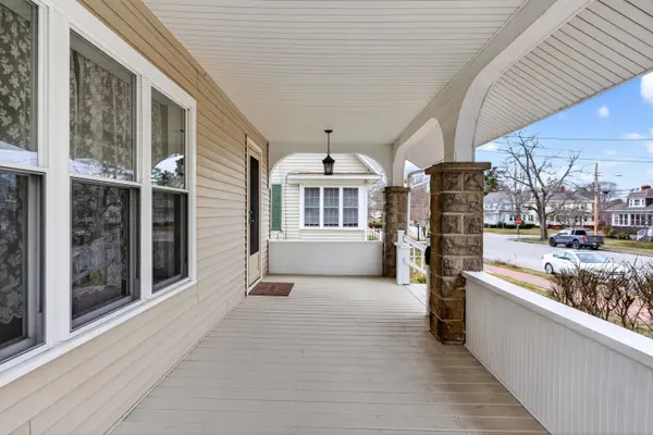 36 Colonial RD, Portland, ME 04102