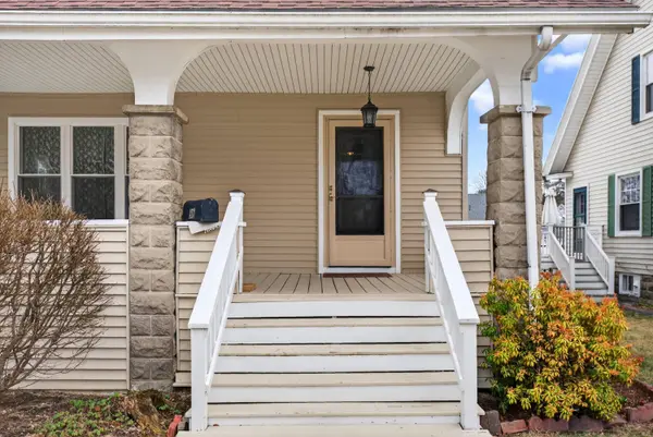 36 Colonial RD, Portland, ME 04102