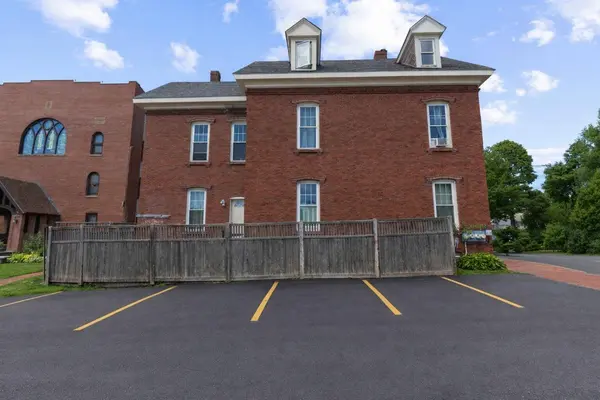 12 Smith ST, Portland, ME 04101