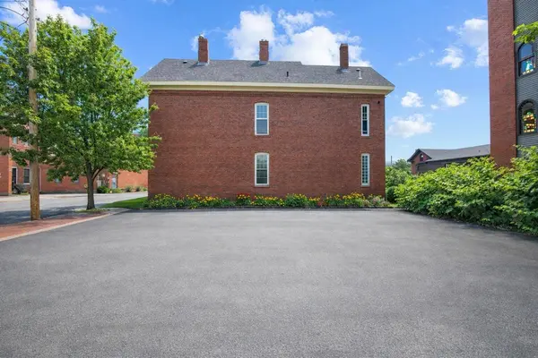 12 Smith ST, Portland, ME 04101