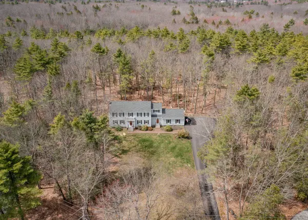 8 Halls Hill RD, Falmouth, ME 04105