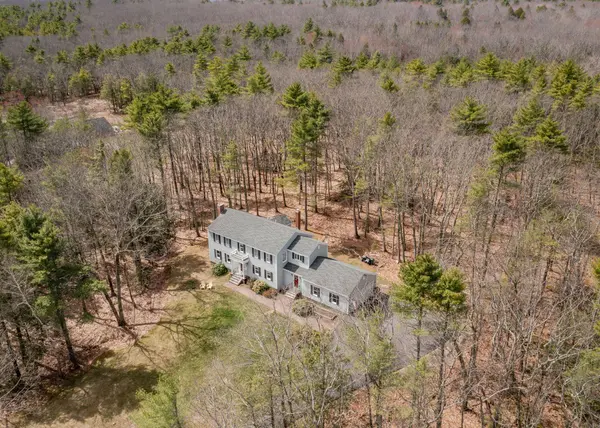 8 Halls Hill RD, Falmouth, ME 04105