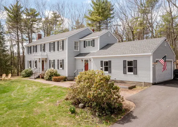 8 Halls Hill RD, Falmouth, ME 04105