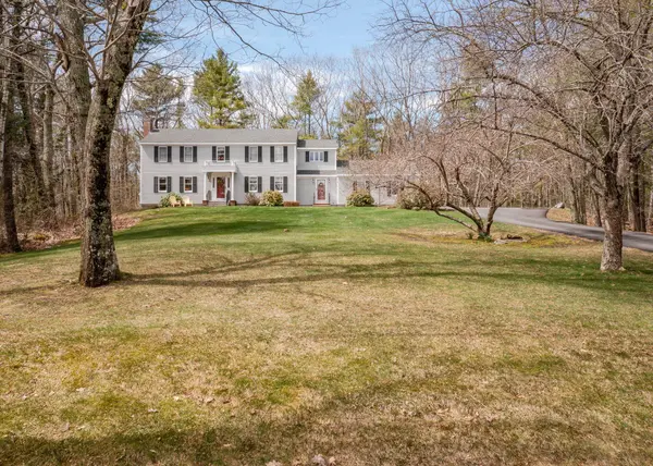 8 Halls Hill RD, Falmouth, ME 04105