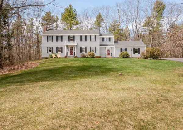 8 Halls Hill RD, Falmouth, ME 04105