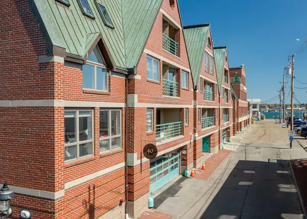 40 Portland Pier #6, Portland, ME 04101