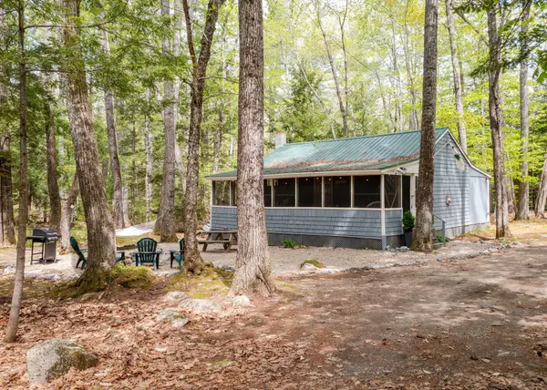 7 Cluff LN, Bridgton, ME 04009