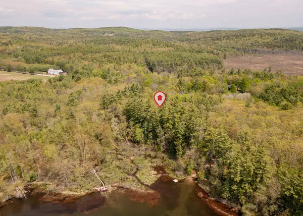 7 Cluff LN, Bridgton, ME 04009