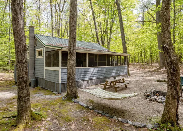 7 Cluff LN, Bridgton, ME 04009