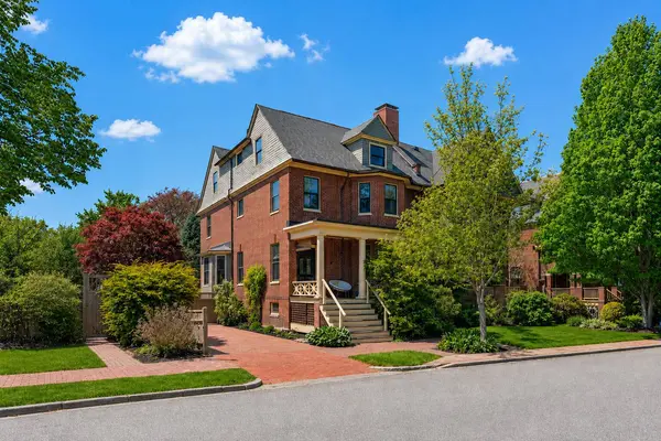 38 Neal ST, Portland, ME 04102