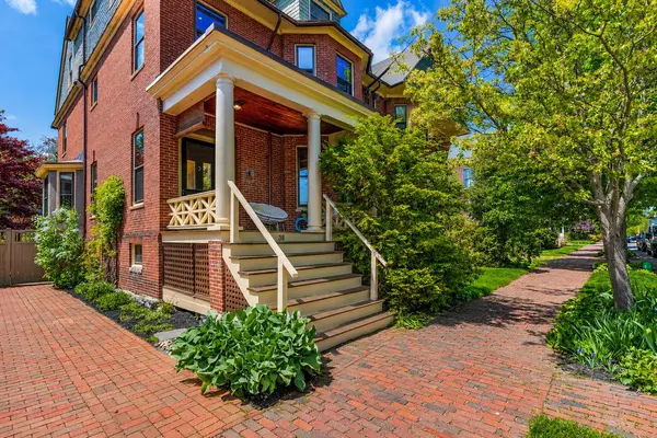 38 Neal ST, Portland, ME 04102