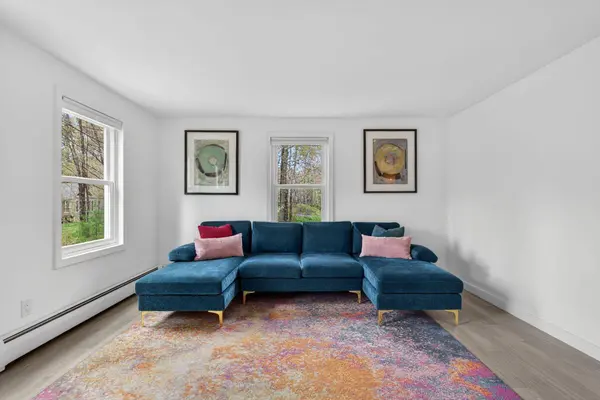 8 Mast RD, Scarborough, ME 04074