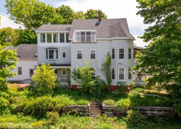 32 Clemons ST, South Portland, ME 04106