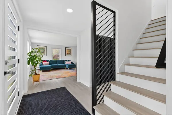 8 Mast RD, Scarborough, ME 04074