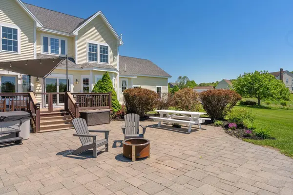18 Linsausiq WAY, Falmouth, ME 04105