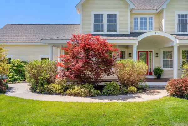 18 Linsausiq WAY, Falmouth, ME 04105
