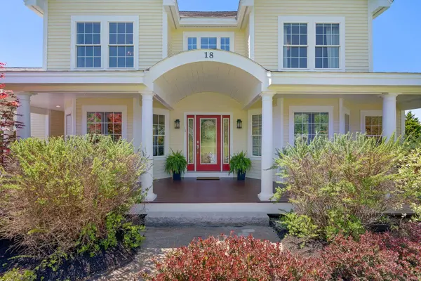 18 Linsausiq WAY, Falmouth, ME 04105