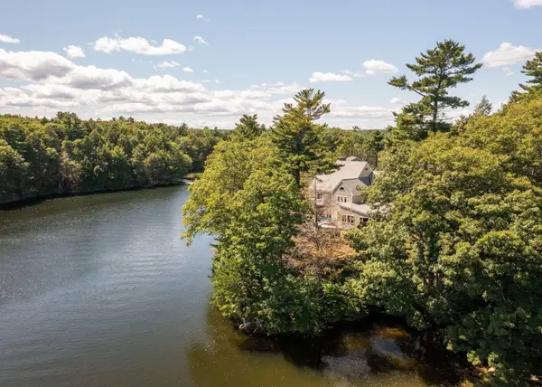 21 Glenhaven CIR W, Saco, ME 04072