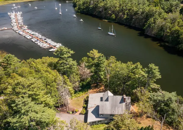 21 Glenhaven CIR W, Saco, ME 04072