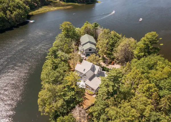 21 Glenhaven CIR W, Saco, ME 04072