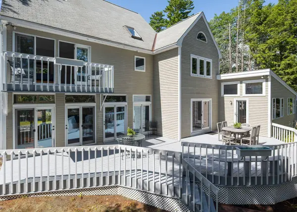 21 Glenhaven CIR W, Saco, ME 04072