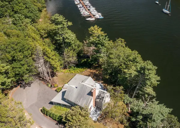 21 Glenhaven CIR W, Saco, ME 04072