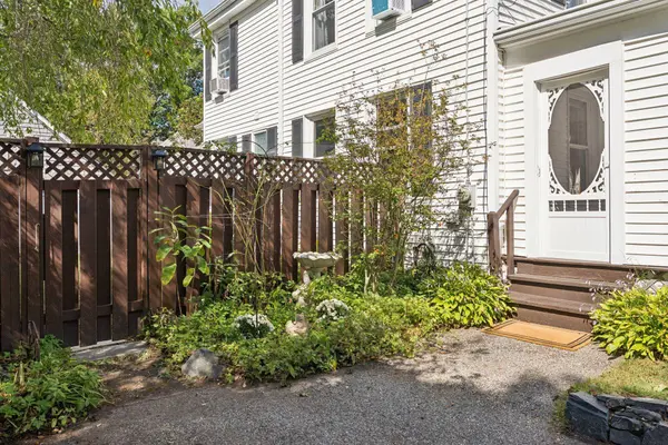 12 Eighth ST, Portland, ME 04103
