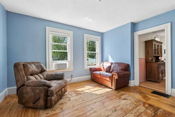 12 Eighth ST, Portland, ME 04103
