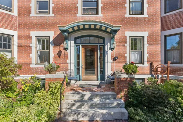 59 West ST #2W, Portland, ME 04102