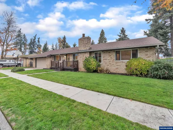 255 Gardner Av, Stayton, OR 97383