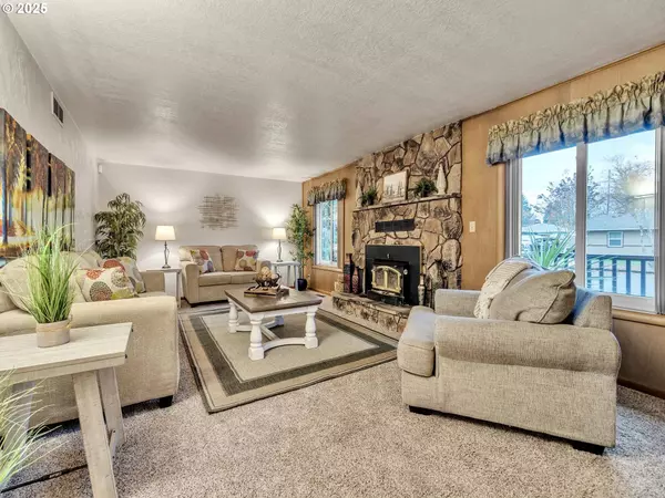 255 N GARDNER AVE, Stayton, OR 97383