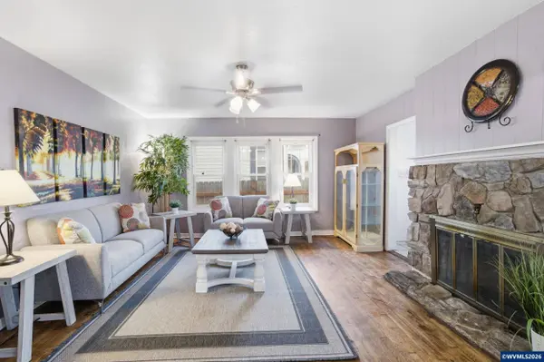 2270 Center St, Salem, OR 97301