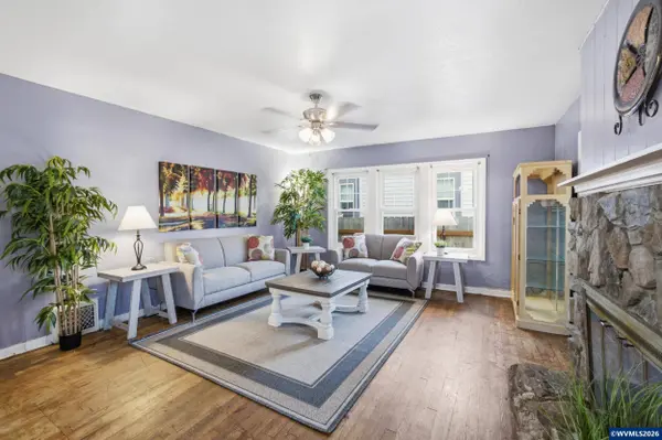 2270 Center St, Salem, OR 97301