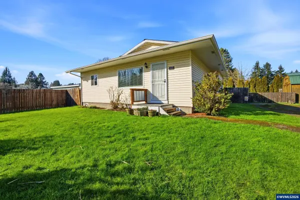 915 Zee Ct, Mcminnville, OR 97128