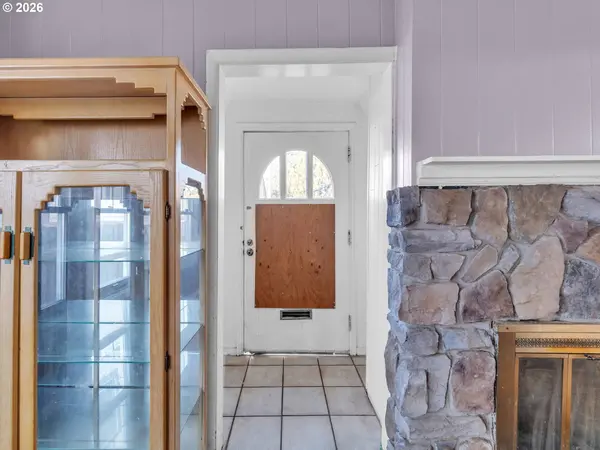 2270 CENTER ST, Salem, OR 97301