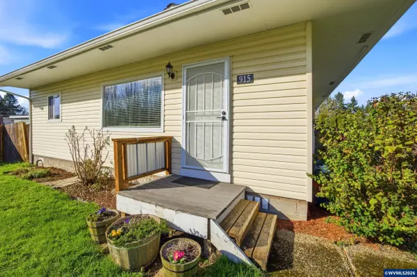 915 Zee Ct, Mcminnville, OR 97128