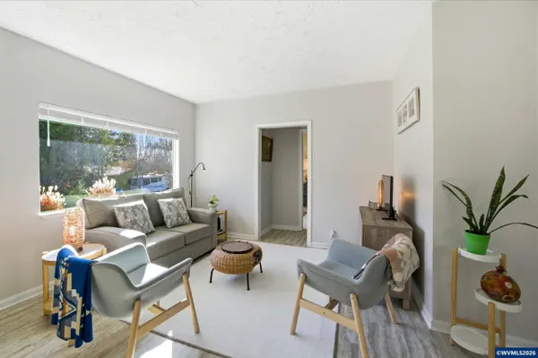 915 Zee Ct, Mcminnville, OR 97128